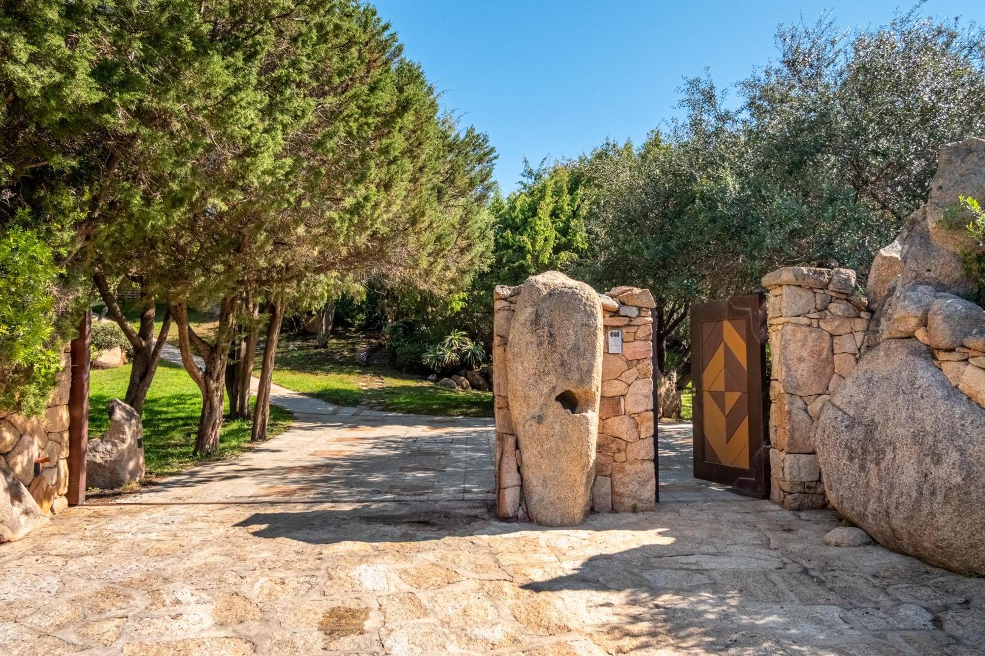 Sa Villa Cala Ginepro Monte Petrosu Exterior photo
