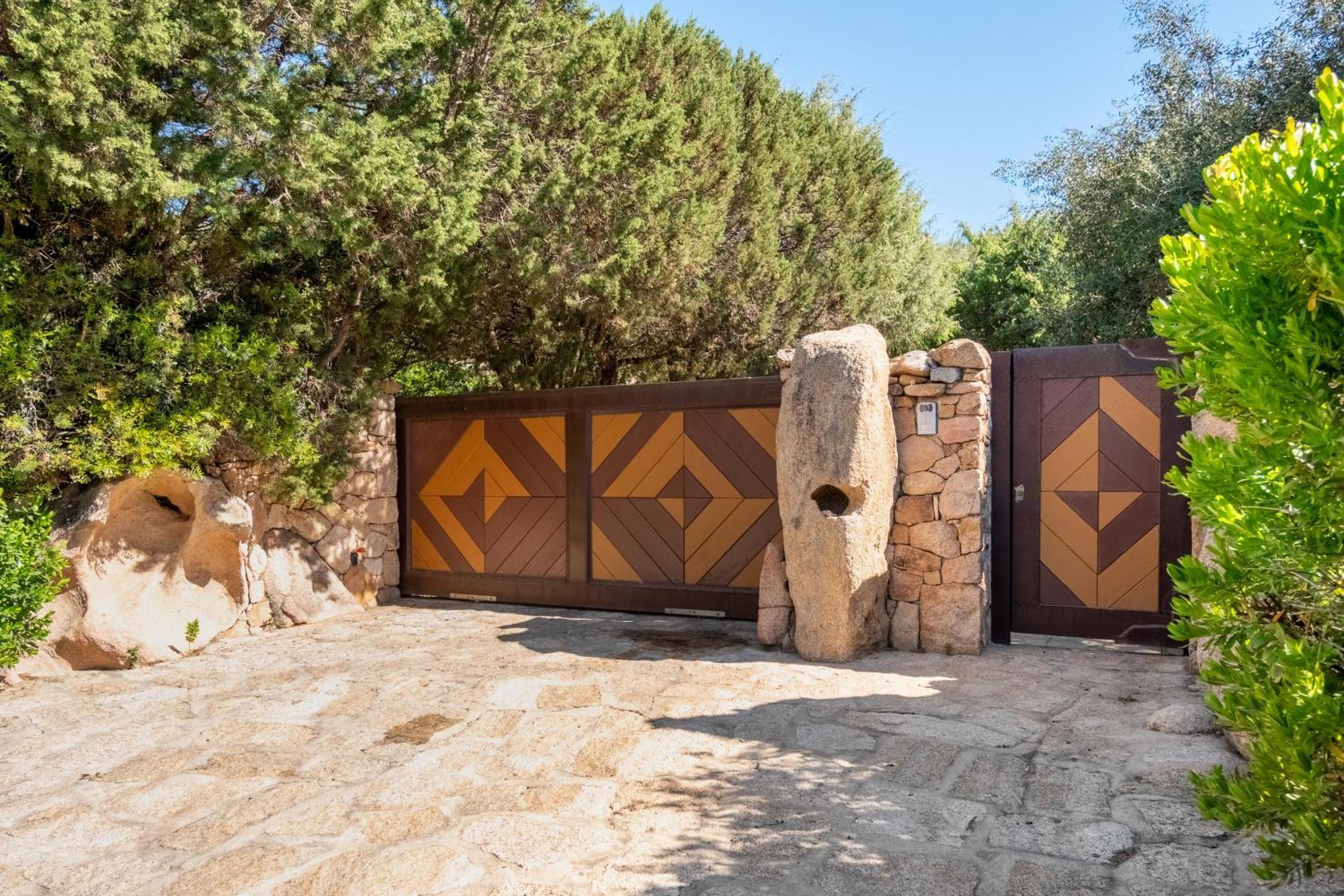 Sa Villa Cala Ginepro Monte Petrosu Exterior photo